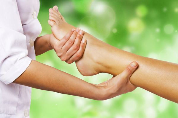 ماساژ حرفه‌ای در منزل، فقط با یک تماس.